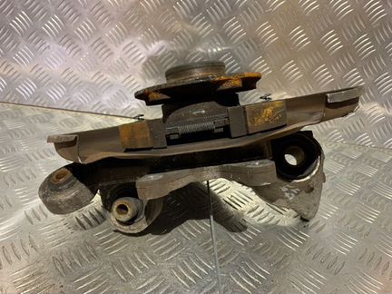 Кулак задний правый Volvo S60 1 2.4 2006