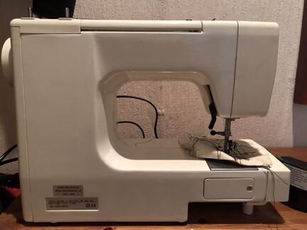 Швейная машина Janome J540