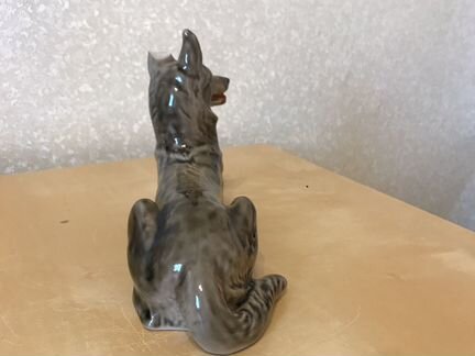 Статуэтка собака