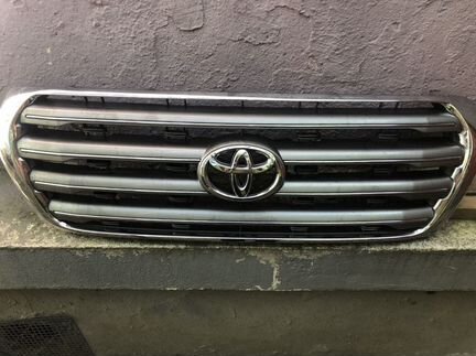 Решетка радиатора toyota land cruiser 200