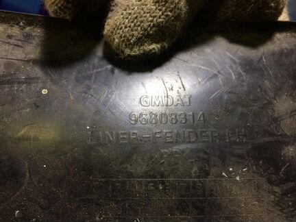 Подкрылок передний левый Шевроле авео Т250