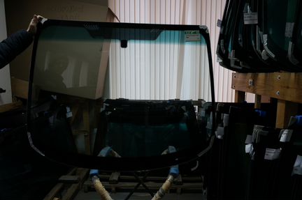 Стекло лобовое Ford Fiesta 08(Форд Фиеста)
