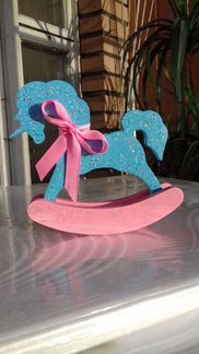 Деревянные игрушки-качалки