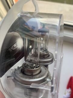 Автолампа Philips H4 X-treme Vision +130