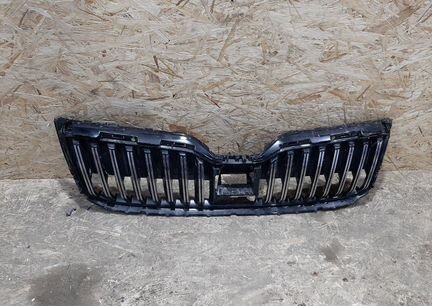 Решетка радиатора Skoda Superb 3