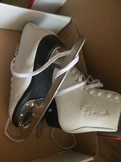 Коньки фигурные новые