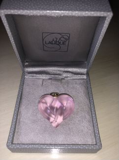 Кулон Lalique Satin Pink Entwined Heart