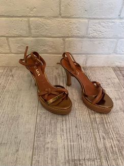 Босоножки Prada