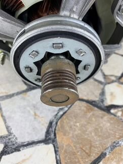 Двигатель стиральной машины Brandt U2.5045.01.L.05