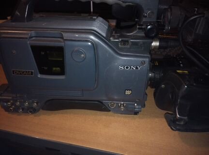 Профессиональная камера Sony DSR 390P Комплект
