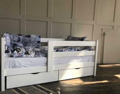 Кровать из массива от производителя