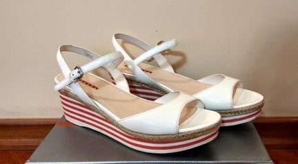 Босоножки Prada