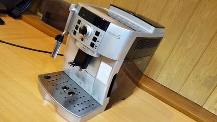 Кофемашина Delonghi Magnifica S