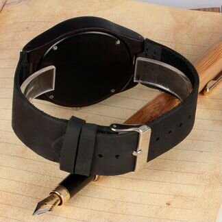 Часы с кожаным ремешком