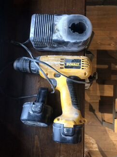 Шуруповерт DeWalt