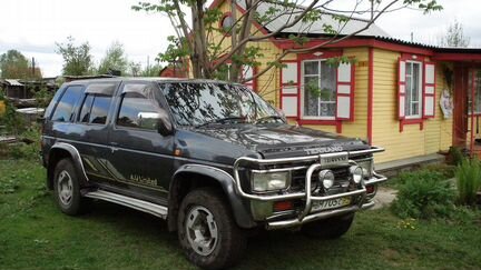 Лобовое стекло Nissan Terrano 1993-2006