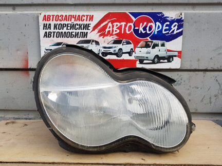 Фара передняя правая Mercedes Benz W203 2000-2004