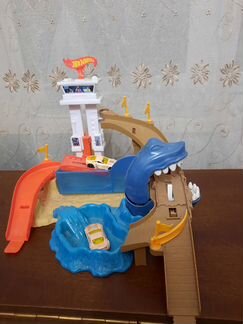 Hotwheels акула
