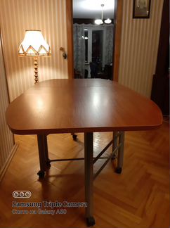 Обеденный стол складной