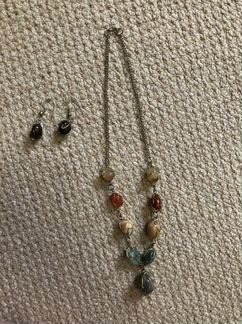 Комплект ожерелье и серьги из натуральных камней