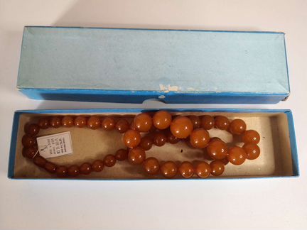 Янтарные бусы. СССР. 1975г. Новые