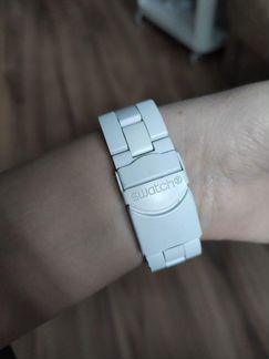 Часы swatch full-blooded white skull