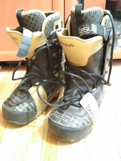 Ботинки сноубордические чёрно-золотые