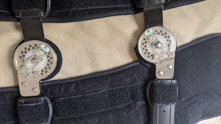 Коленный ортез