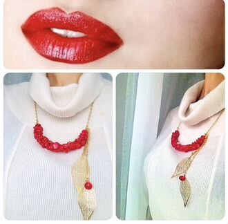 Колье из коралла ручной работы