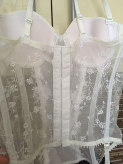 Корсет с подвязками