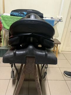 Выездковое седло