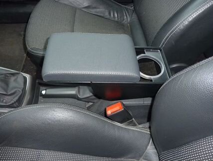 Подлокотник Opel Astra (H) 2004+